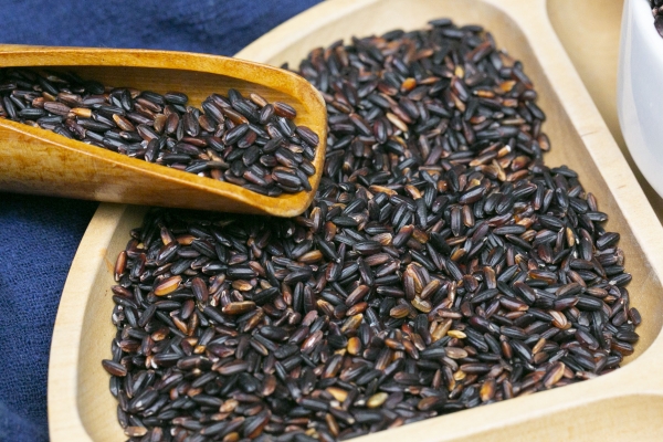 黑糯米酒是黄酒吗