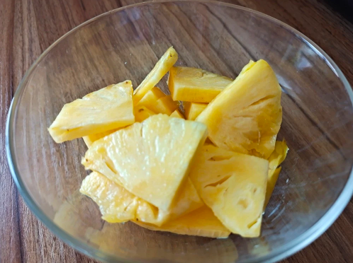 菠萝叶柄朝上放还是朝下放比较好1