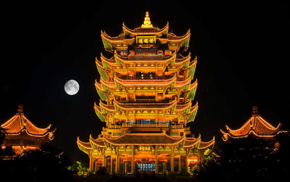 黄鹤楼周一晚上亮灯吗1