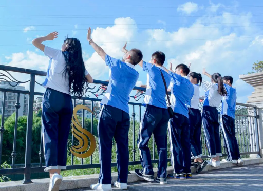 2023年高考前一天晚上可以看考场吗1