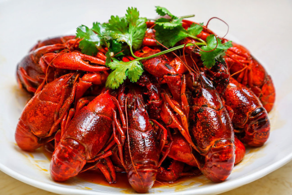 小龙虾炒了肉是散的是没有炒好吗1