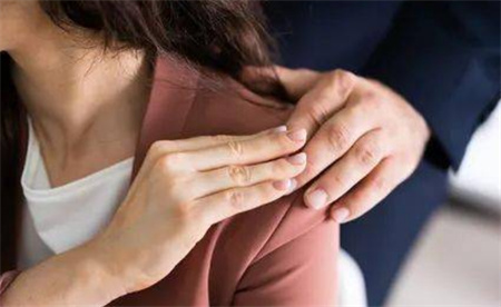 ​从零开始的反性骚扰运动 性骚扰是怎么被界定的？