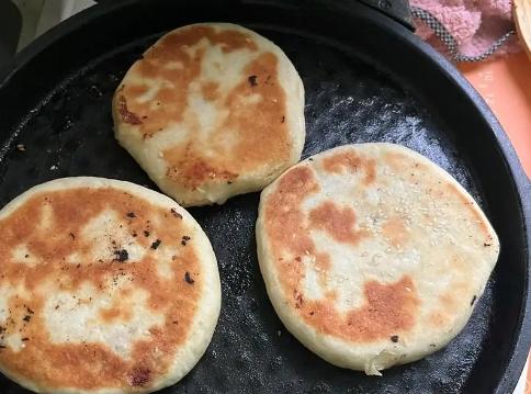 家常饼的做法家 常饼怎样烙才松软有层