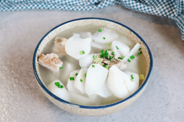 白萝卜汤的功效与作用、禁忌和食用方法