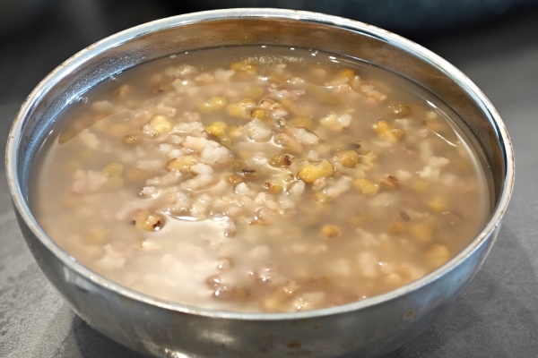 绿豆粥的功效与作用、禁忌和食用方法