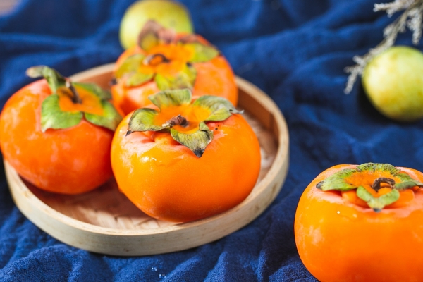 柿子不可以和什么一起吃