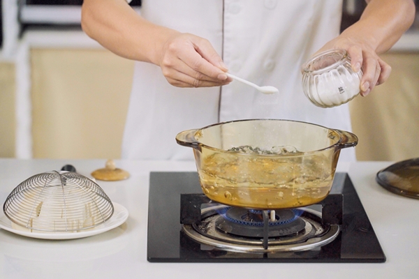 芝麻盐的功效与作用、禁忌和食用方法