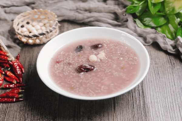薏米红豆粥的功效与作用、禁忌和食用方法