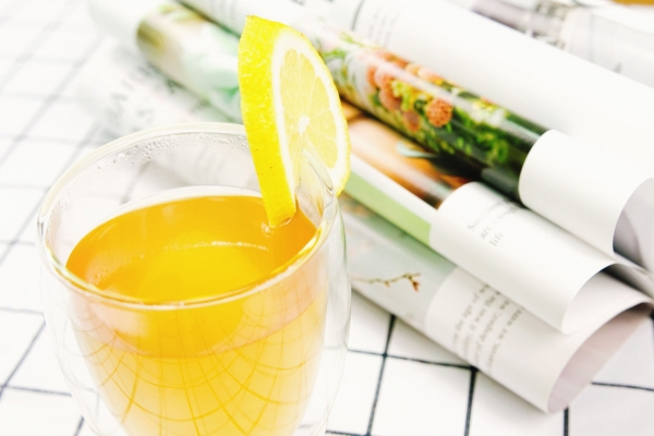 柠檬不能和什么一起吃