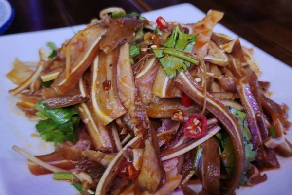 猪耳朵的功效与作用、禁忌和食用方法