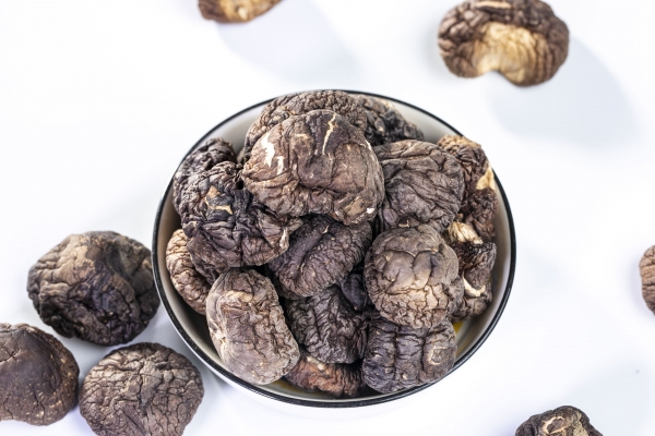 干香菇的功效与作用、禁忌和食用方法