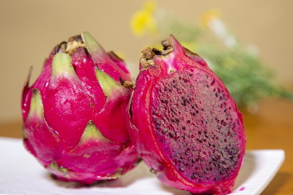 红心火龙果的功效与作用、禁忌和食用方法