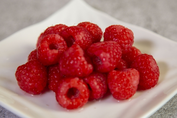 山莓的功效与作用、禁忌和食用方法