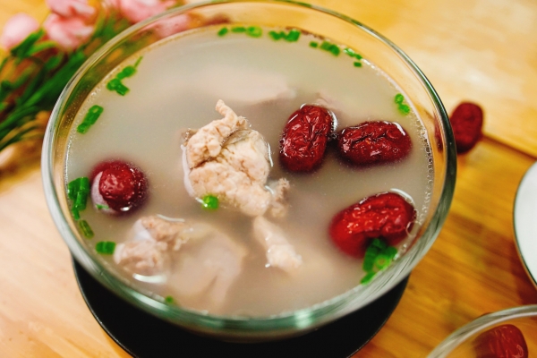 排骨汤的功效与作用、禁忌和食用方法