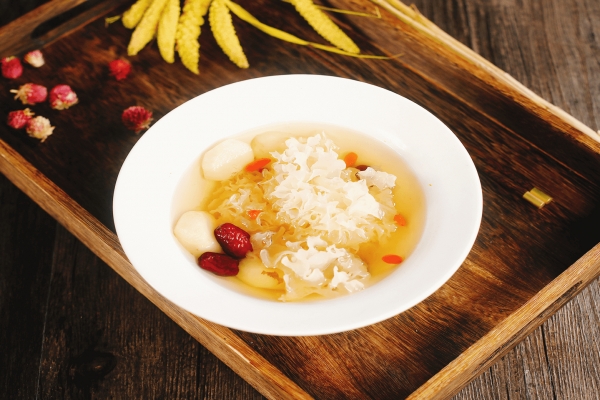 银耳的功效与作用、禁忌和食用方法