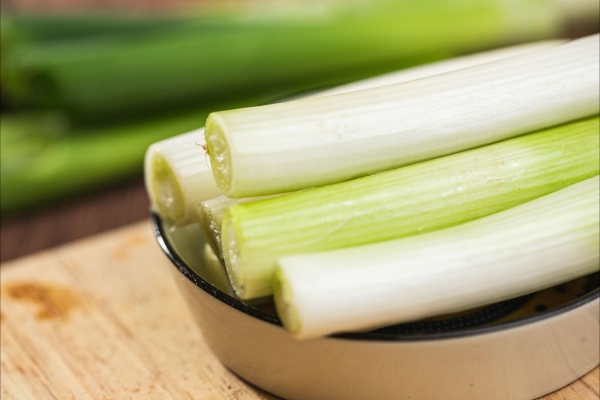 大葱的功效与作用、禁忌和食用方法