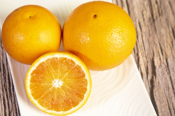 橙子的功效与作用、禁忌和食用方法