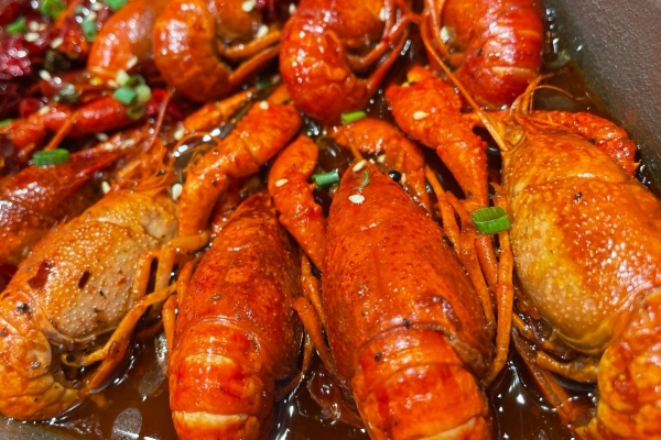 龙虾的功效与作用、禁忌和食用方法