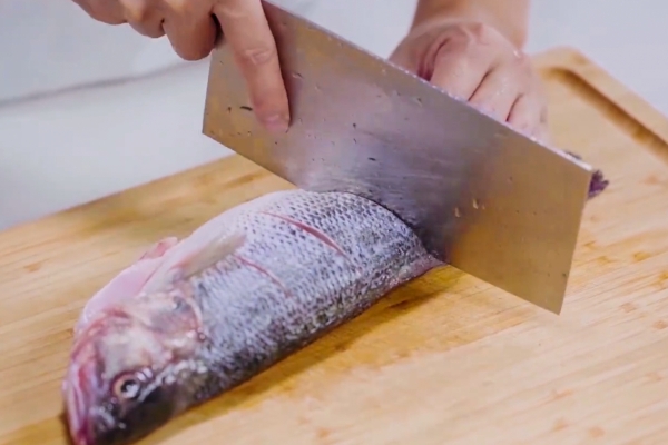 鲈鱼的功效与作用、禁忌和食用方法