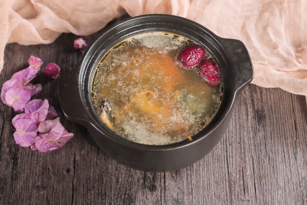 乌鸡的功效与作用、禁忌和食用方法