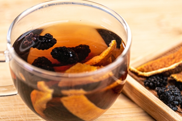 干桑葚泡水喝的功效有哪些